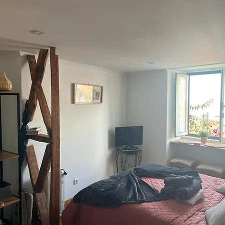 Alfama Authentic Apartamento *