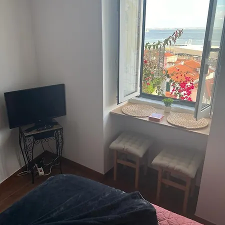 Alfama Authentic