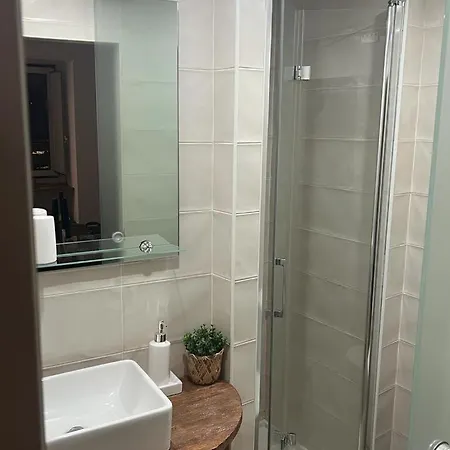 Alfama Authentic Lägenhet *
